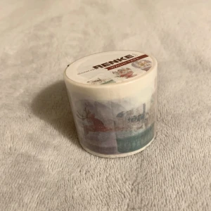 Washitejp - Washitejp från Renke. Fick dubbelt så säljer den ena som är kvar i plasten. Med snöglober på. Nypris 50kr skicka meddelande om du vill ha mer bilder på motiven.