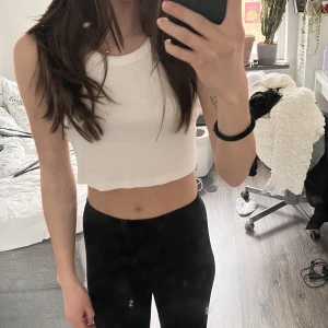 Croopat linne - Säljer detta croopade linne. 39 kr + frakt