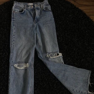 Jeans - Ett par jeans från zara som inte kommer till användning. Använda ca 4 gånger. Pris kan diskuteras, kontakta privat. 