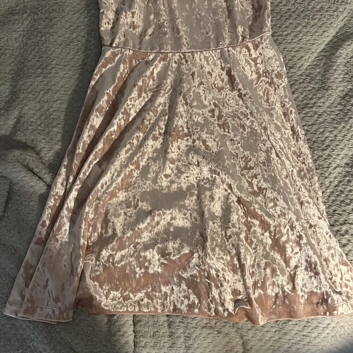 Rosa sammetsklänning - 90