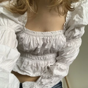 Hm topp - Så fin till sommaren, har en fläck 