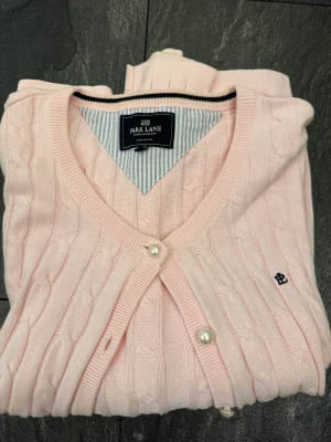 Kofta - Kabelstickad kofta från PARK LANE