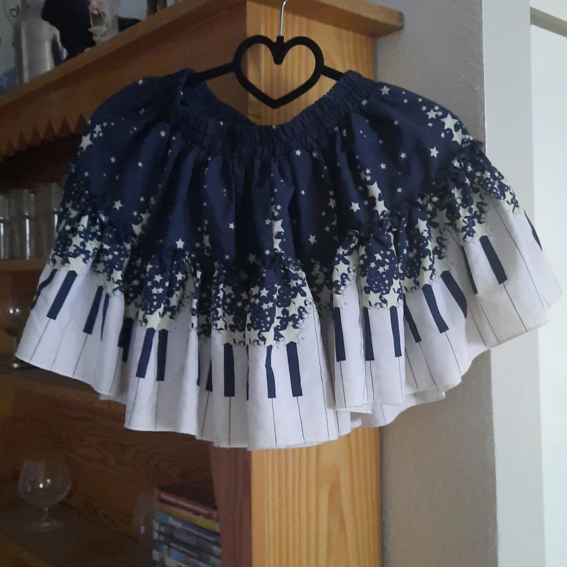 Kawaii kjol med stjärnor & tangenter!