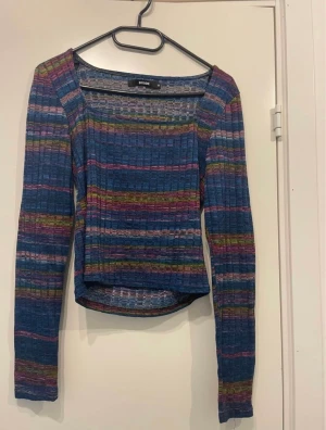 tröja - Har en jätte fin tröja från BikBok som aldrig kommer till användning som skulle behöva ett nytt hem:)