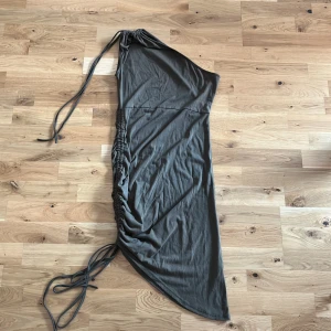 Klänning - Storlek S/36 Oanvänd 