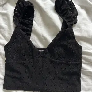 Fint svart linne i spets🩷 storlek xs🫶🏽