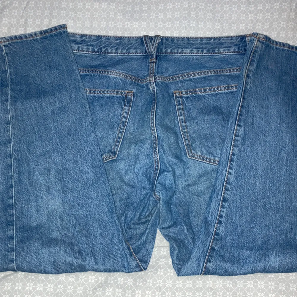 Snygga straight leg jeans i storlek L Från Vailent och i bra skick Skriv för mer bilder/info 🫶. Jeans & Byxor.