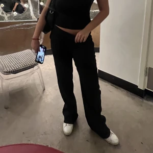 Kostymbyxor - Superfina lågmidjade kostymbyxor, inte kommit till så stor användning💞