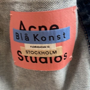 Acne Jeansjacka - Nästan oanvänd jeansjacka från Acne Studios
