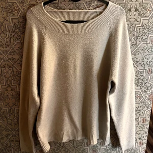 Stickad Tröja Beige - Stickad tröja från H&M, Nopprig 