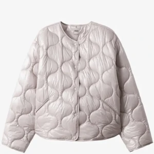 Mango  - Säljer mango jacka helt oandvänd lappen är kvar ❤️