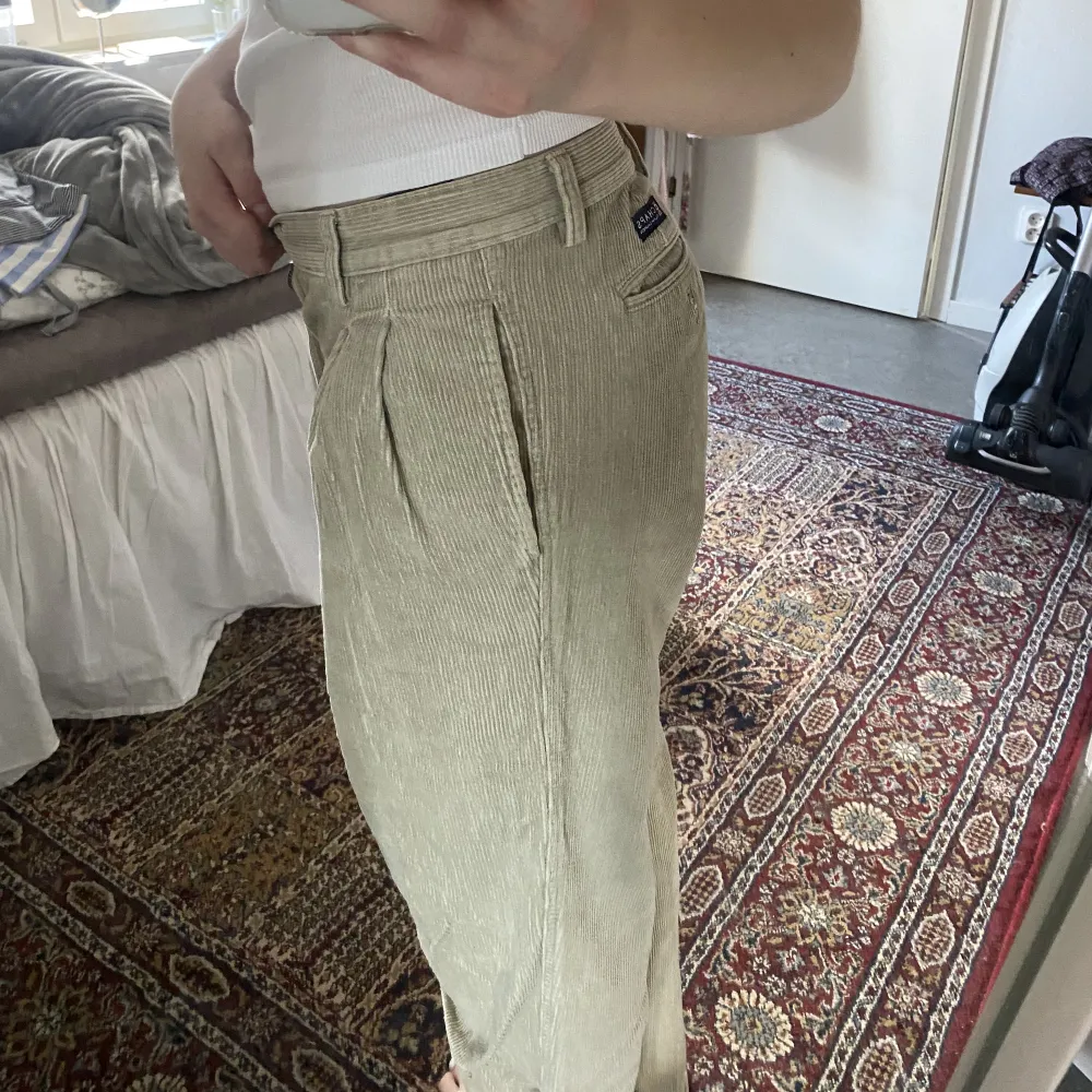 bra skixk bortsett från att en knapp saknas på bakfickan💁‍♀️. Jeans & Byxor.