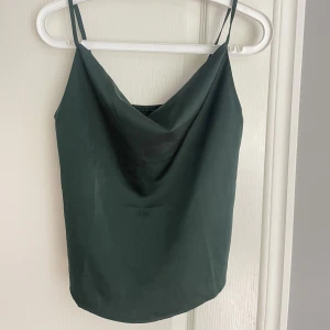 Fest topp - Säljer denna topp för att den tyvärr inte kommer till användning🤍 Skriv privat för fler frågor💕