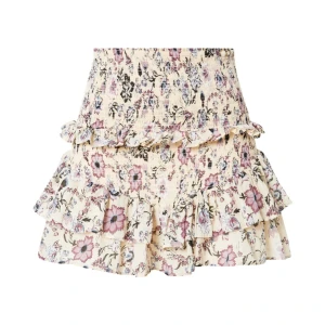 Kjol med blommor - Säljer denna supersöta kjolen som är köpt förra sommarn, buda!! Säljer direkt för 400kr, köparn står för frakt