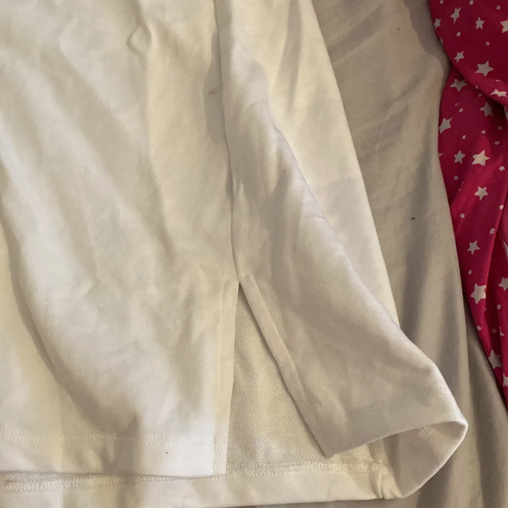 helt ny vit kjol från Lindex märke holly&whyte med prislapp kvar. Kjolar.
