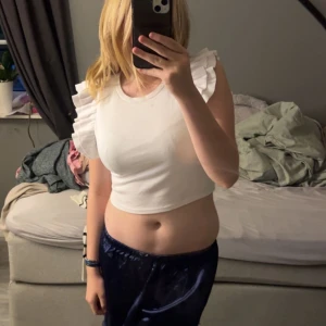 Zara topp - Zara tröja iNyskick, aldrig använd, 80kr+frakt !🥰