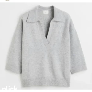 Stickad tröja hm - Fin stickad från h&m med trekvartsärmar, använd ett fåtal gånger😌