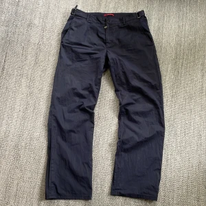 Prada vintage pants  - Sjukt feta vintage byxor från prada! Size 50 sitter som 32/32 ungefär! Fint vintage skick 