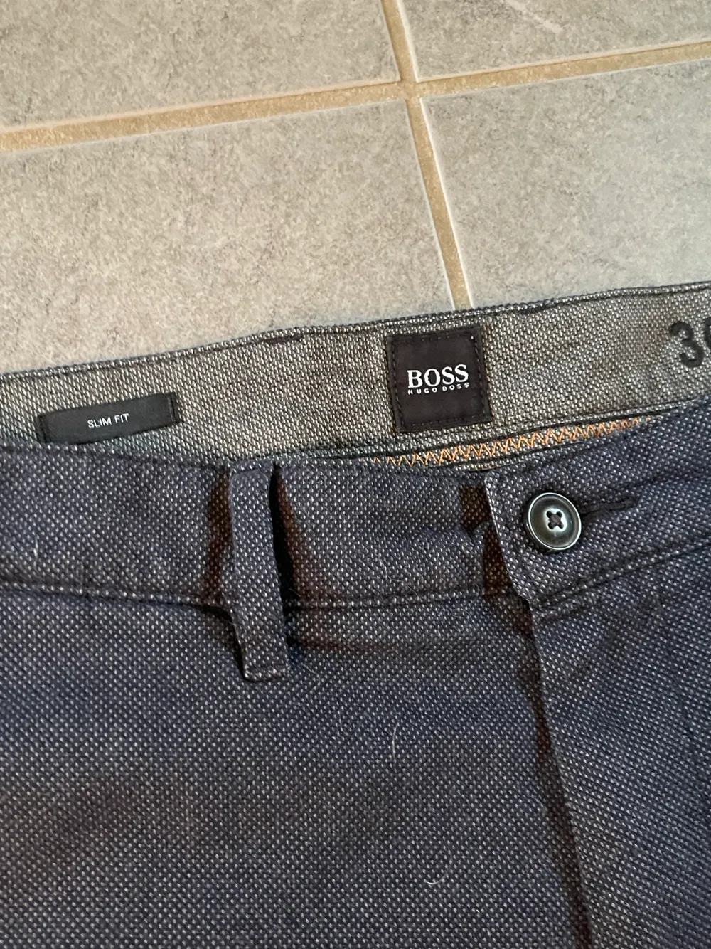 Riktigt sköna och snygga chinos. Storlek 32/32 Syns inte att dom är använda. Kan skicka dom om så önskas.. Jeans & Byxor.