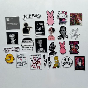 Lil peep stickers - Klistermärken som är perfekt på datorn, mobilen mm! 8 kronor styck, 5 för 35 kr eller 10 för 65 kr! Frakten ENDAST 15 kronor. ⚡️2-5 cm