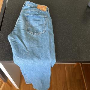 32/30 stl, jeans från jack&jones i regular fit