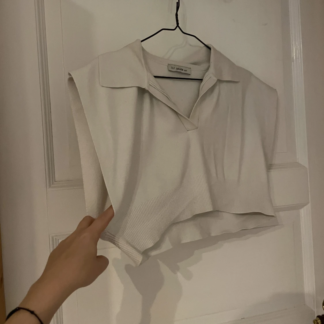 Vit stickad väst - 90