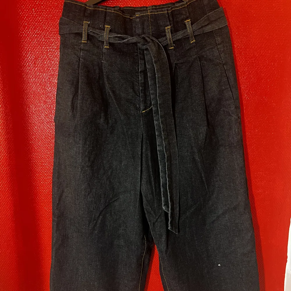 Snyggaste karate baggy jeans någonsin köpte secondhand för 800kr 👖 🤩 🤩 . Jeans & Byxor.