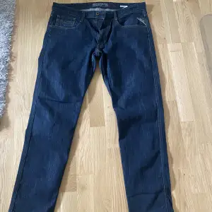 Ett par Replay jeans som är som ny. Dem användes bara ett fåtal gånger.