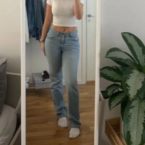 levis jeans - levis jeans i storlek 30/32, passar mig som vanligt vis bär 36 och är 163 lång