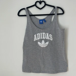 Adidas linne - Adidas sportlinne storlek 34 men känns för stor på mig