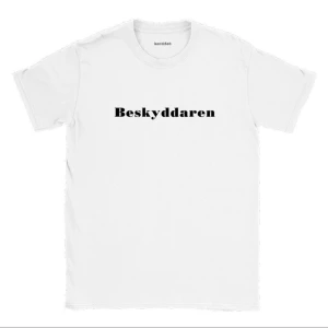 Kent Beskyddaren T Shirt - Titel på en av låtarna från Hagnestahill Hill! Fler färger finns på min Etsy-Shop som finns länkad i min bio! Skriv om ni har några frågor!