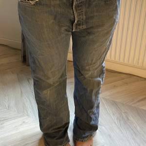 Raka vintage Levis 501 jeans  Storlek M 