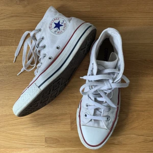 Vita converse  - Vita converse i stl 37.5 passar 38 🤍