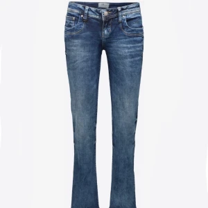 Ltb jeans  - Säljer mina ltb jeans så jag köpt fel storlek, hör av er för mer information och bilder💘