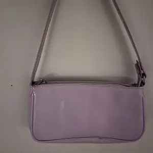 💜Jättefin lila handväska från Hm 💜