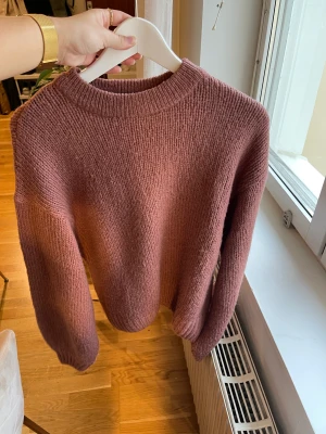 Rost brun tröja  - Rost brun tröja med ballongärm