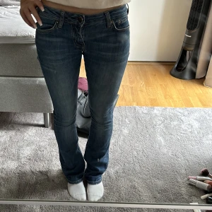 Low waist jeans - säljer mina low waist jeans från ”Crocker Jeans” pga Ingen användning, jätte bra skick i stl 26/32💗