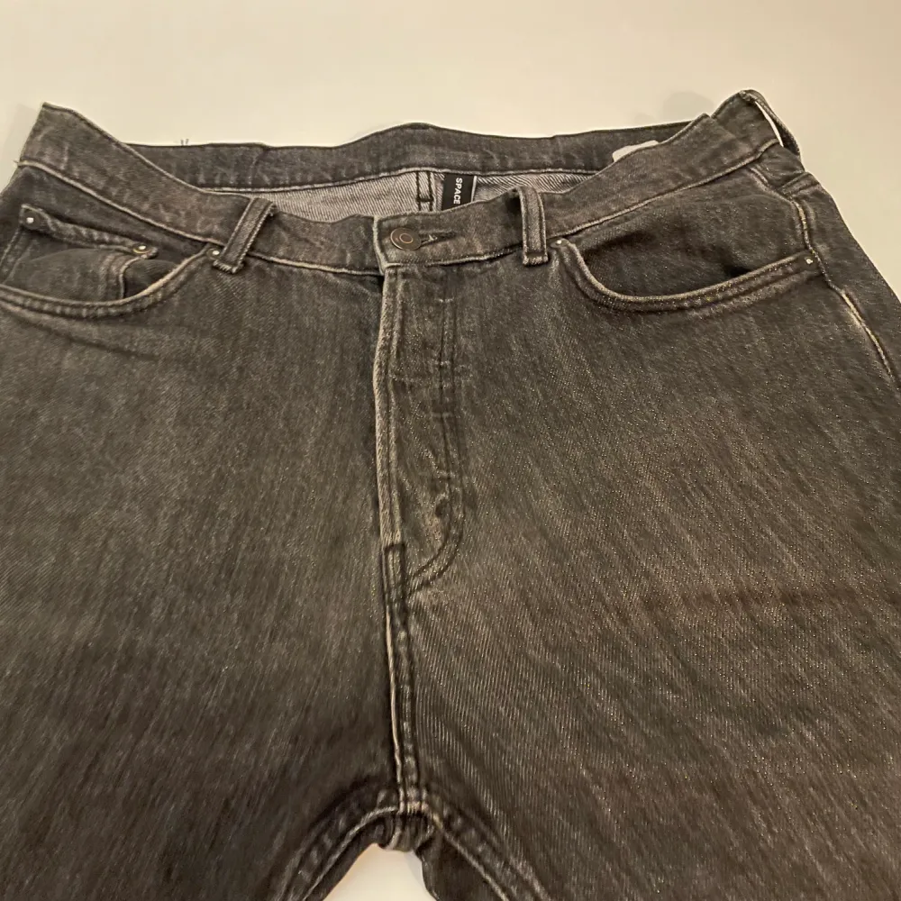 Weekday space jeans  Storlek 30/32. Jeans & Byxor.