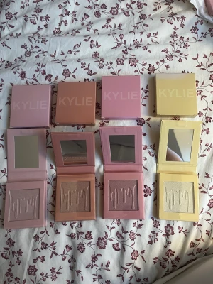 Highligthers - Kylie Highligthers 4 färger. Helt ny. Ej äkta. 50 kr styck 