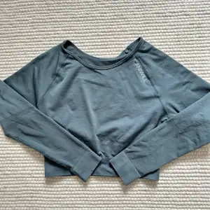 Mörk grön långärmad tränings tröja från ICIW. Storlek XS💕