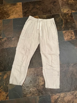 Linnebyxor zara - Linnebyxor från zara som blivit för små 