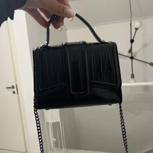 Väska från zara - Knappt använd