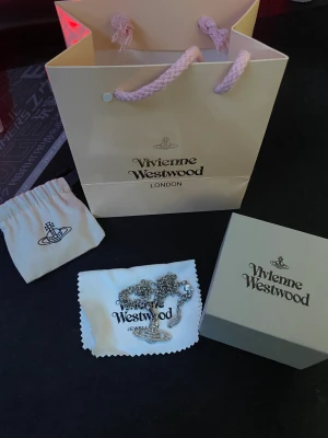 Vivienne Westwood Halsband - Fortfarande i bra skick, Köptes från grailed