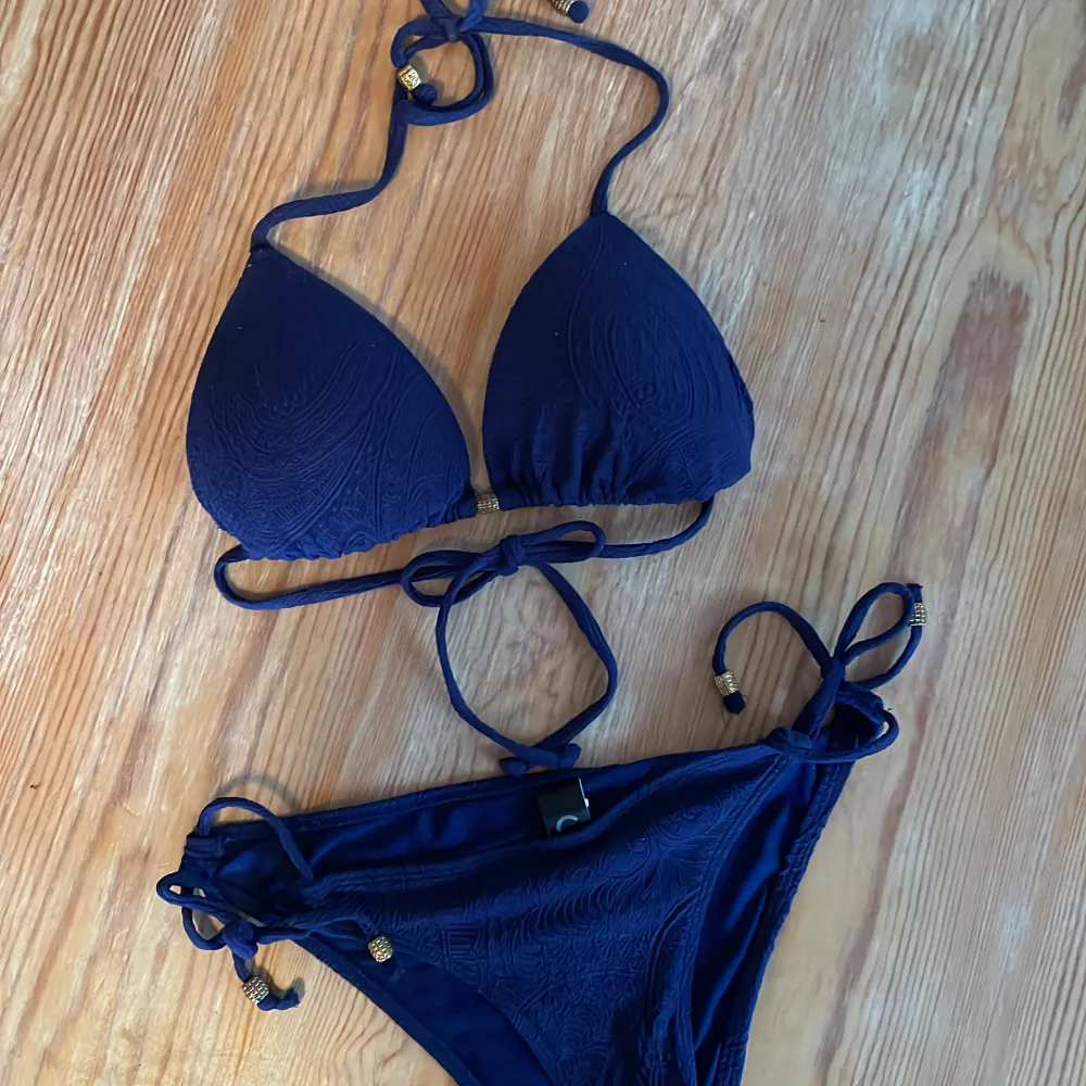 Mörkblå bikini från Cubus i storlek 36💞. Övrigt.