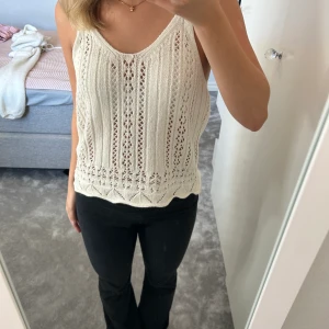 Virkat linne - Jättefint virkat linne köpt på zalando💞 sparsamt använd så väldigt bra skick🙌