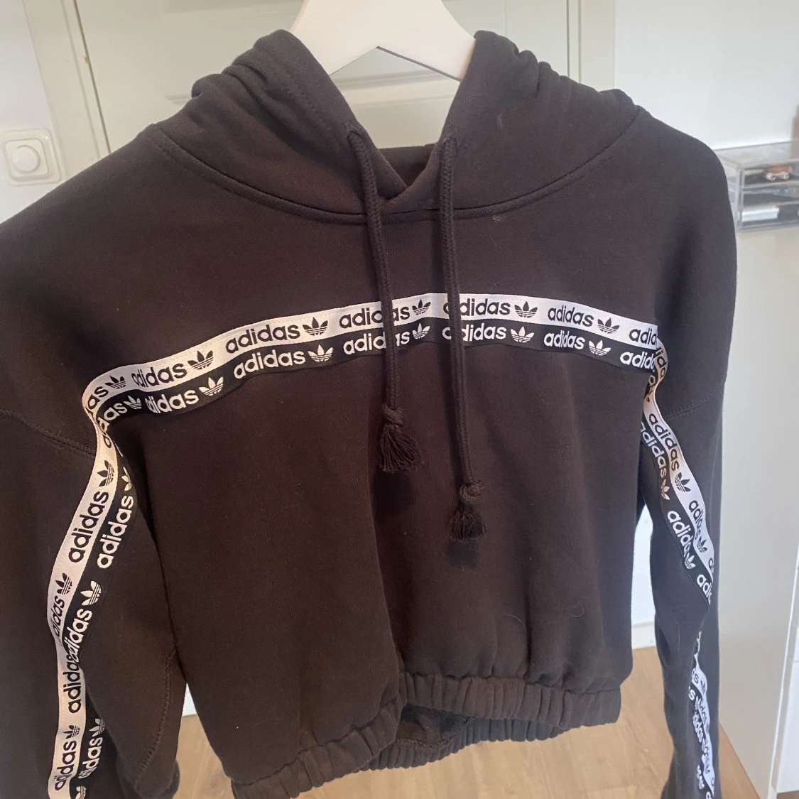 Adidas Cropped Hoodie 
