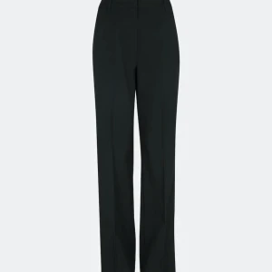 Svarta kostymbyxor  - Ett par svarta kostymbyxor från BikBok! Bilderna är tagna från hemsidan så kom privat för egna bilder på byxan. Pris kan diskuteras. ❣️