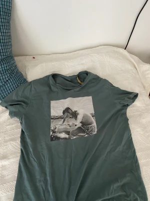 Massiomodutti t shirt  - Fin massi tröja i storlek s