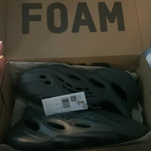 Yeezy foam runners (äkta) - Helt nya och oanvända som jag vann från adidas appen. Tag finns på skorna! 