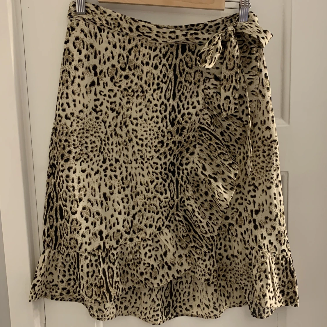 Leopardmönstrad kjol